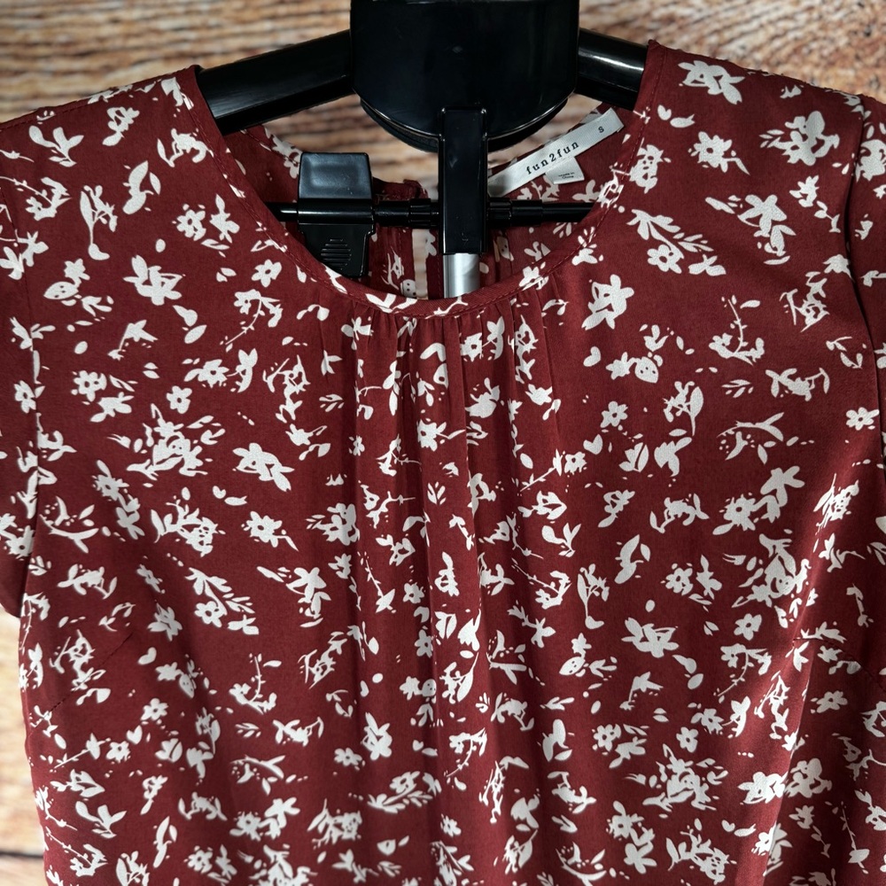 Chic Rust Colored Floral Blouse - image 3